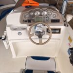 2003 Glastron 215 DX deckboat 4